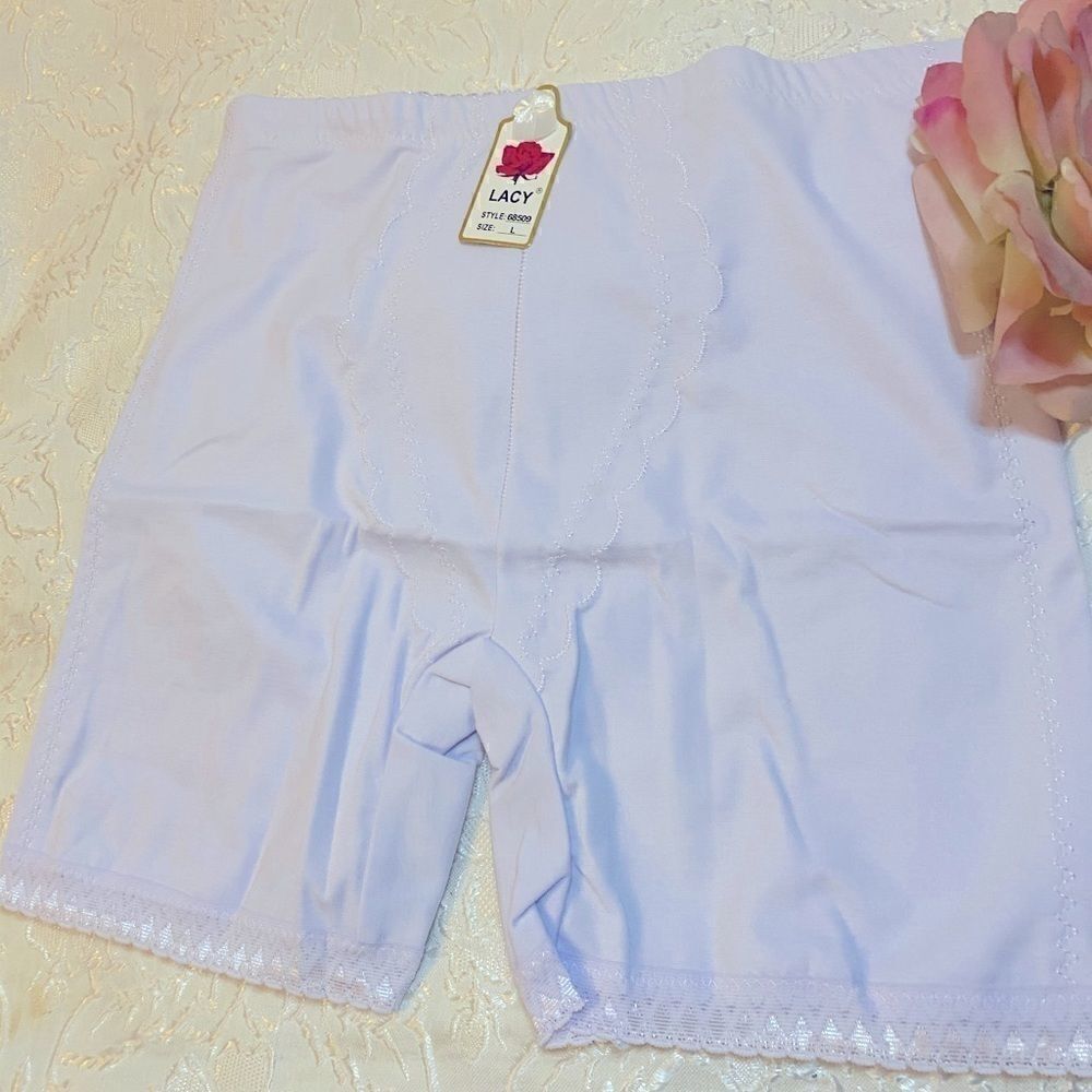 Lacy high waisted seamless shorts tummy control